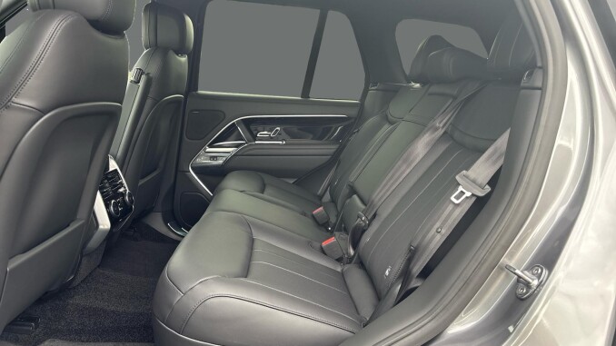 Land Rover Range Rover 3.0 P460e Edition 4dr Auto Estate - Image 4